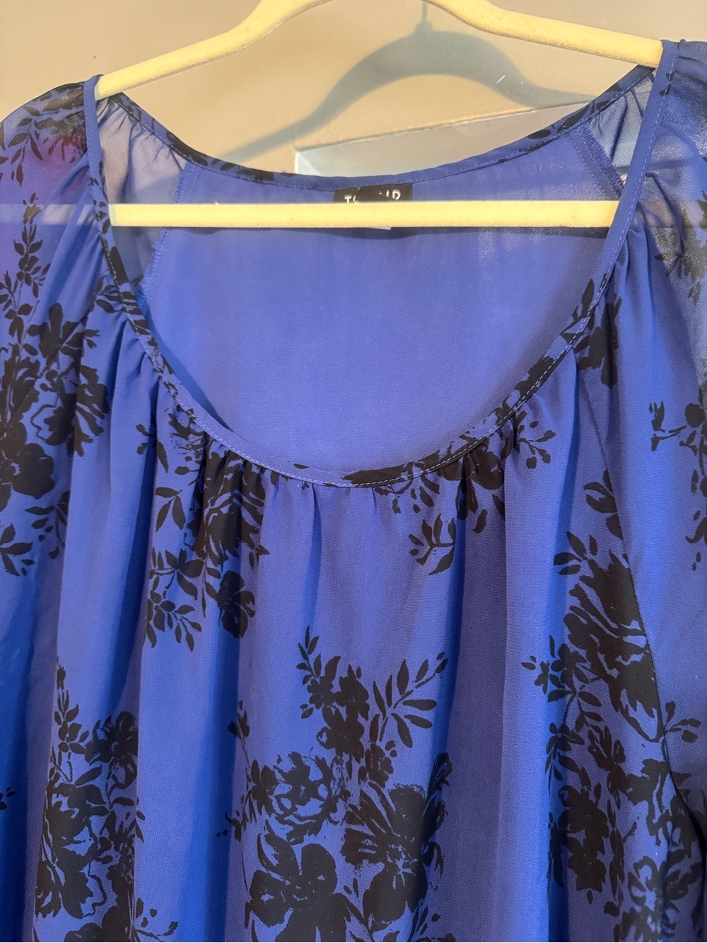 Torrid Blue Floral Georgette Split Back Overlay Blouse - Size 2 / 2X - Picture 7 of 14